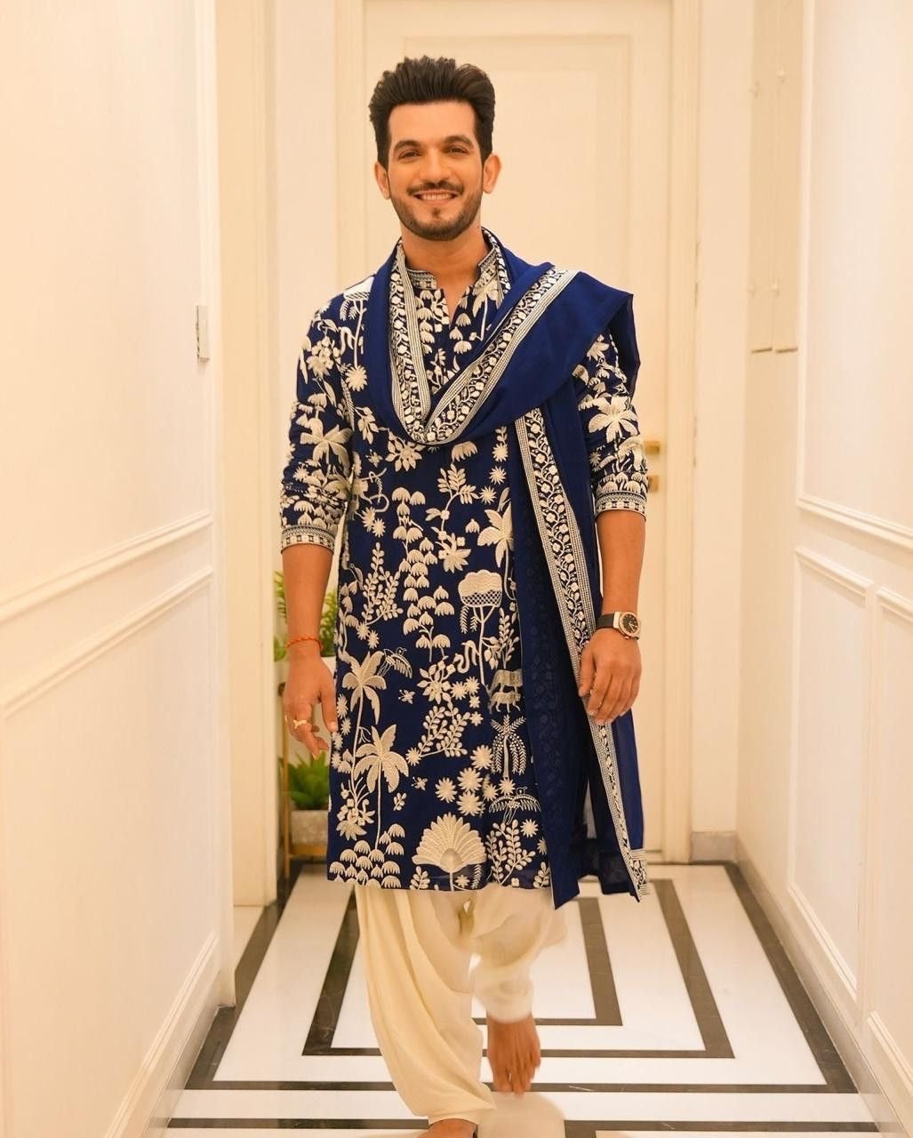 Royal Blue Embroidered Men’s Kurta with Dupatta