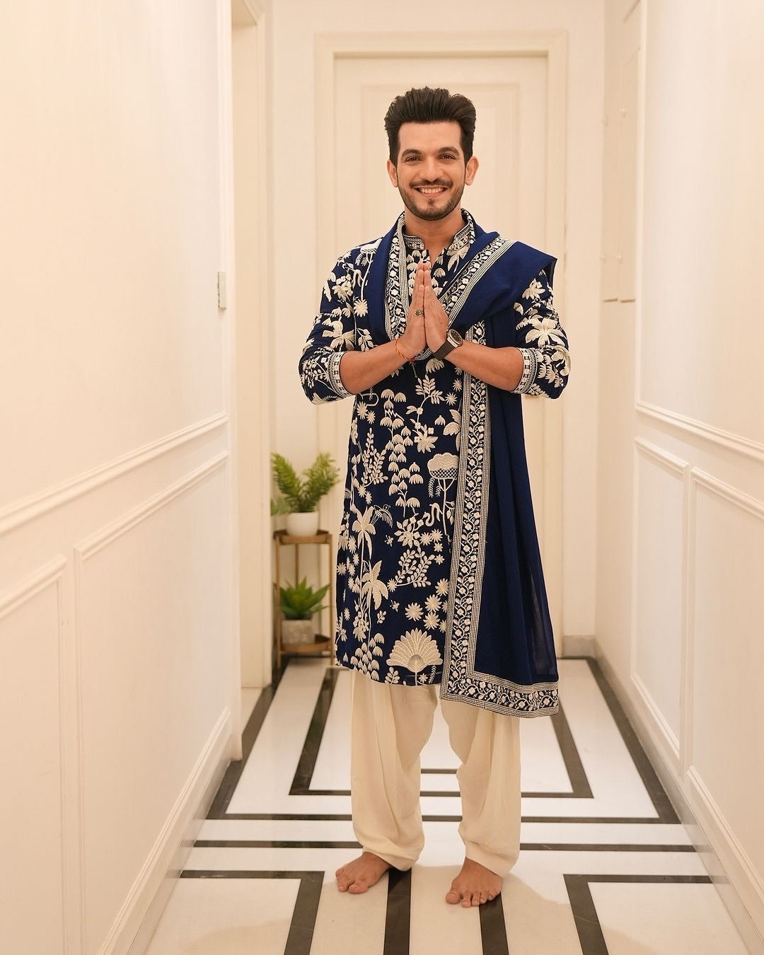 Royal Blue Embroidered Men’s Kurta with Dupatta